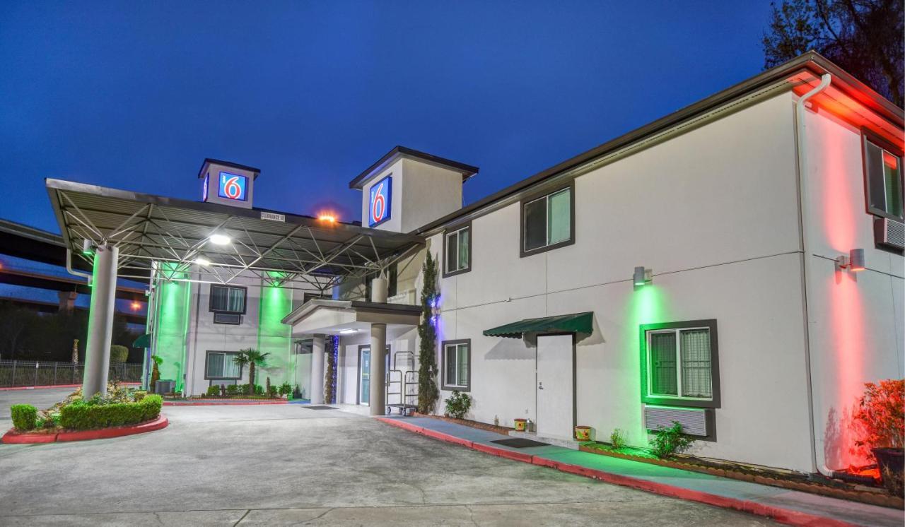 Motel 6 Humble, Tx - Houston International Airport Екстериор снимка