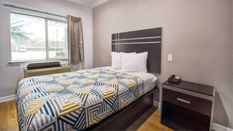 Motel 6 Humble, Tx - Houston International Airport Екстериор снимка
